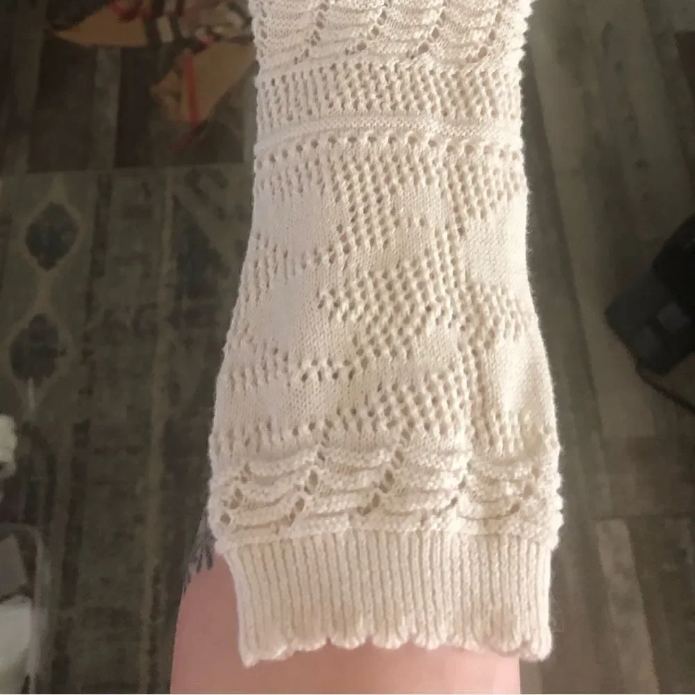 Free people crochet sleeve and shoulder top size small